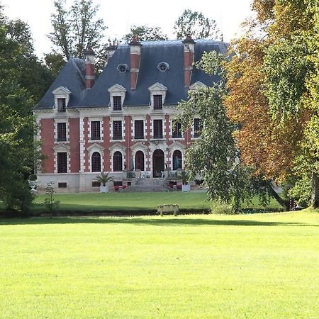 Chateau Du Breuil Acomodação com café da manhã Gevrolles Exterior foto