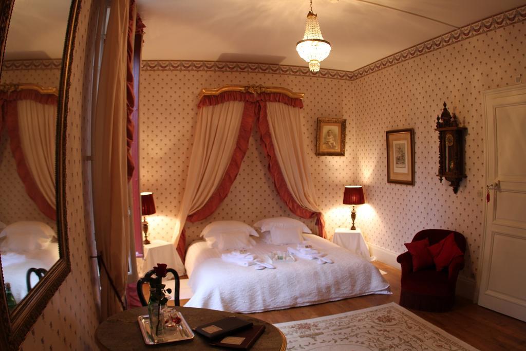 Chateau Du Breuil Acomodação com café da manhã Gevrolles Quarto foto