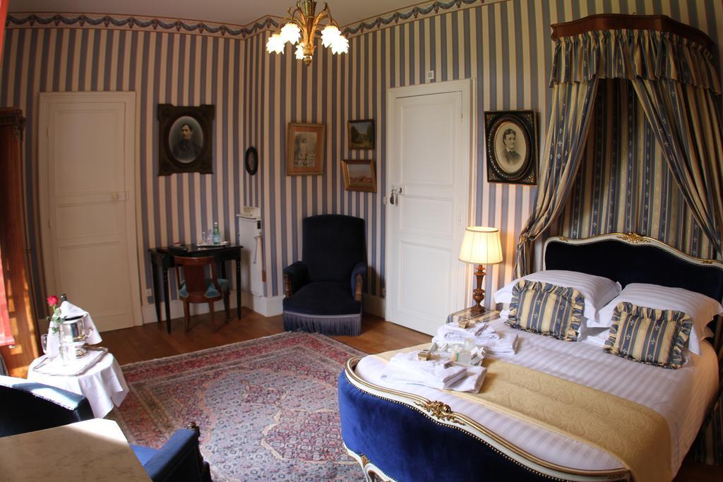 Chateau Du Breuil Acomodação com café da manhã Gevrolles Quarto foto